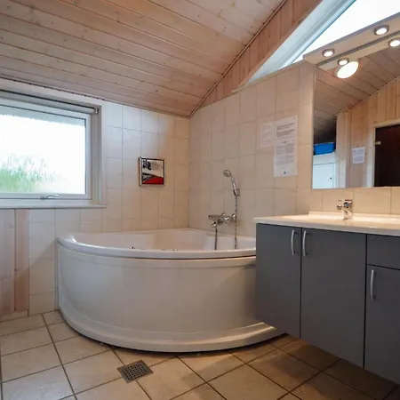 4 Bedroom In Romo *