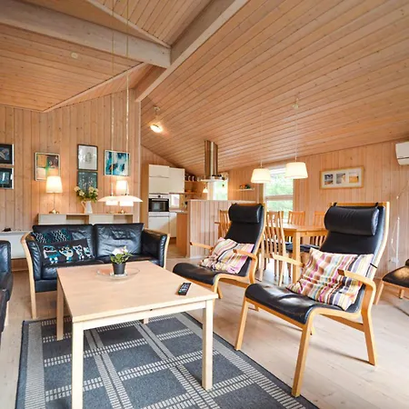 4 Bedroom In Romo *